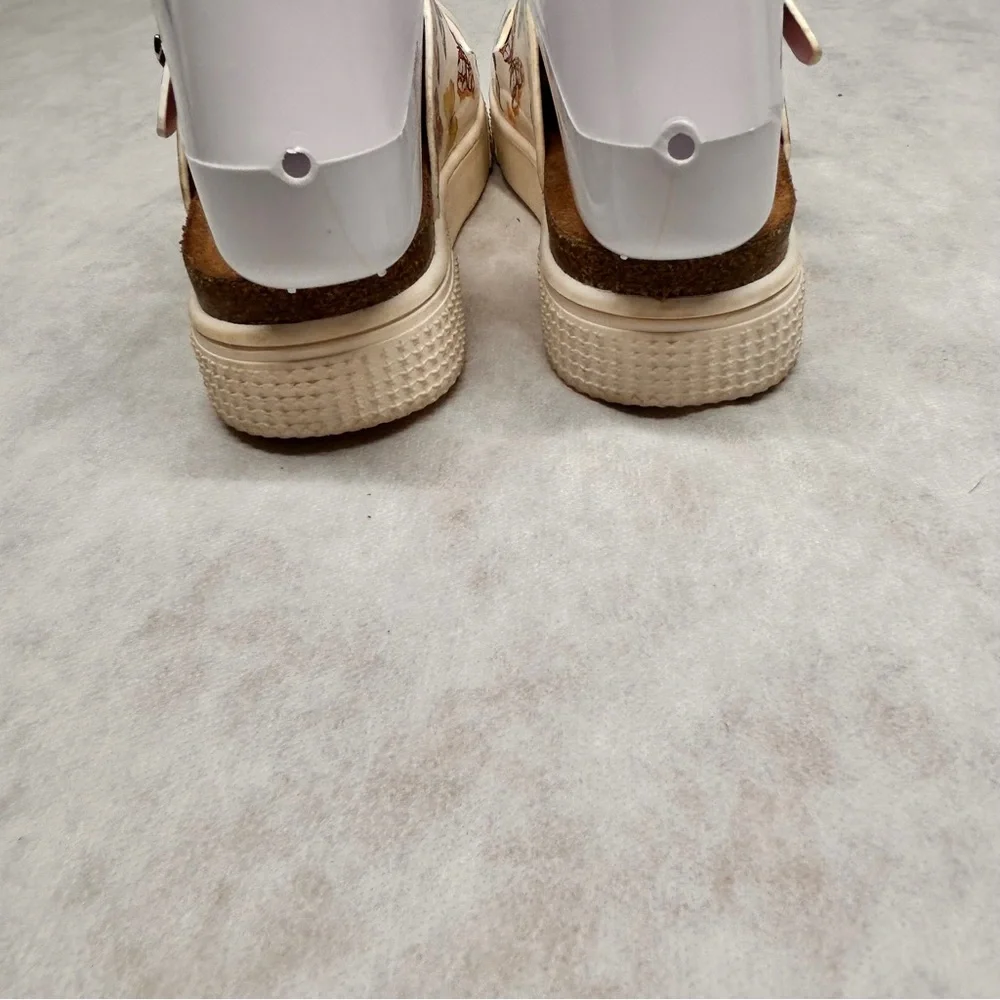 Wonder Nation White and Pink Sandals with Floral‎ Design